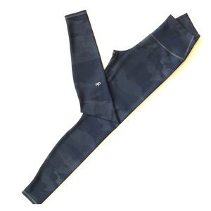 Alō Yoga Vapor Legging